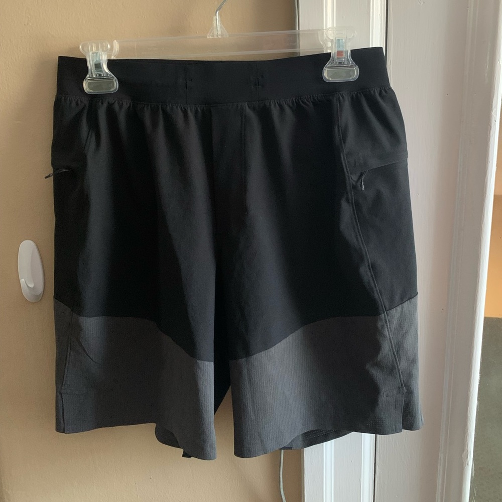 Lululemon Train To Beach 8 Inch Shorts